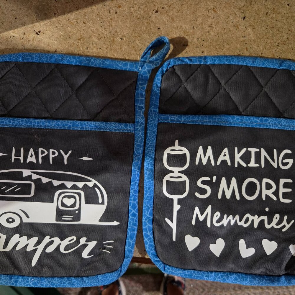 Camper theme potholders